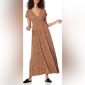 Amazon Essentials Women's Waisted Maxi Dress Size Large